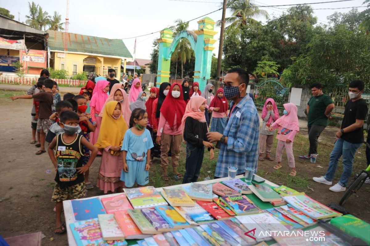 Gerakan 1001 Buku hadirkan perpustakaan mini di Mandalle Gowa