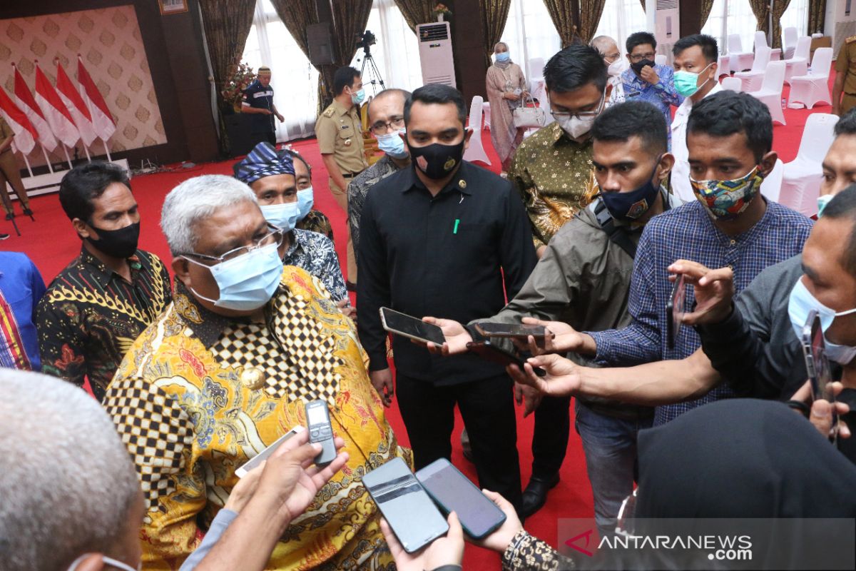 Gubernur Sulawesi Tenggara dukung vaksinasi COVID-19 awak media
