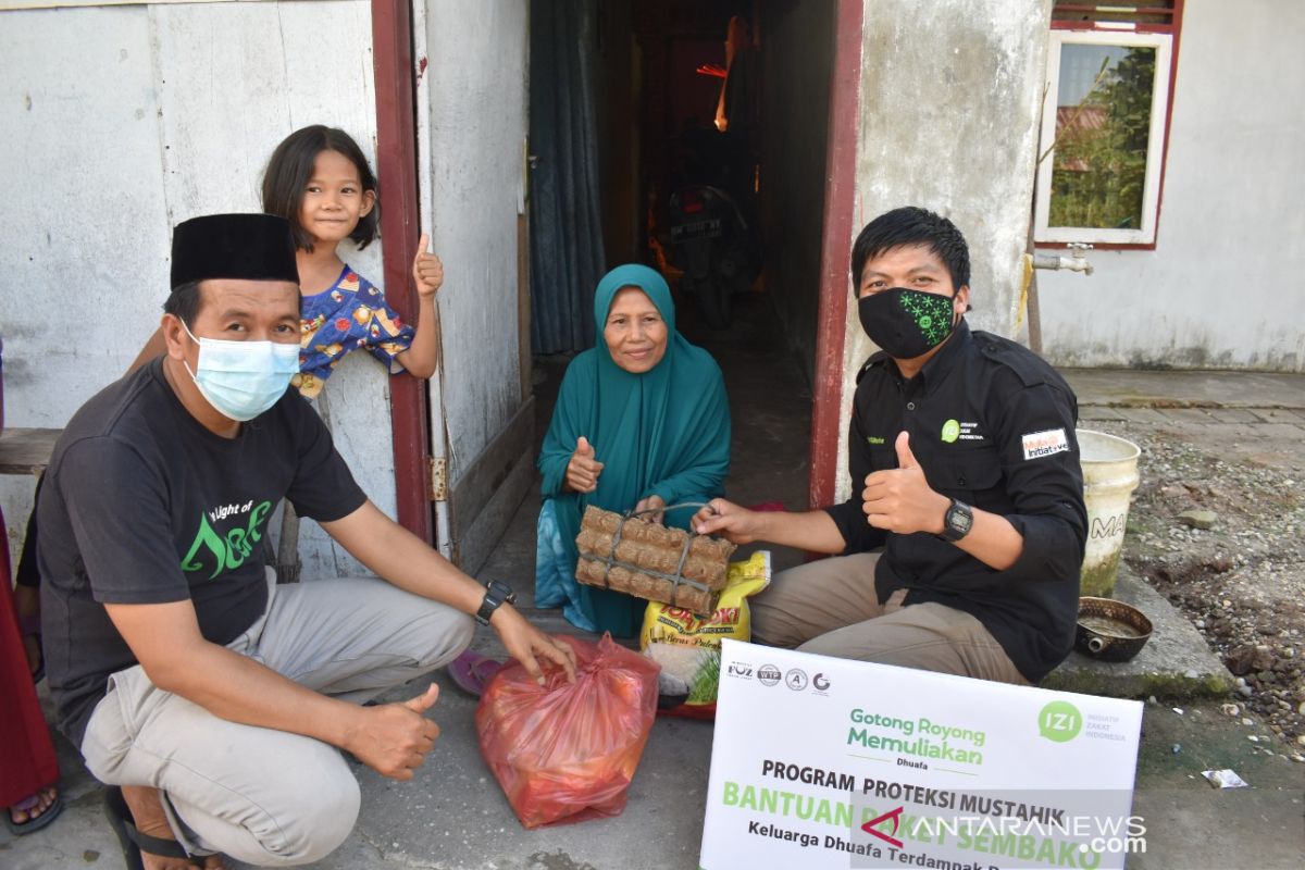 Kemenag serahkan SK perpanjangan Izin operasional IZI Riau