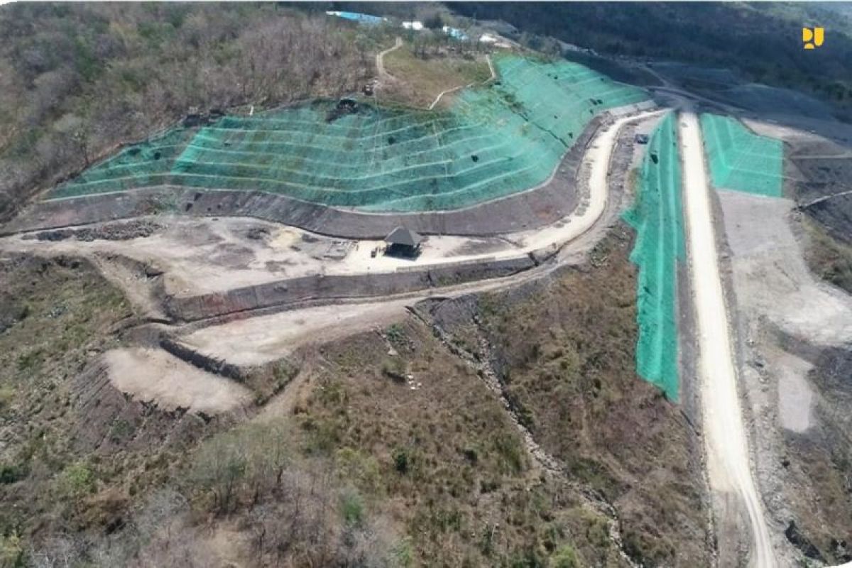 PUPR Ministry steps up Manikin dam construction work in NTT