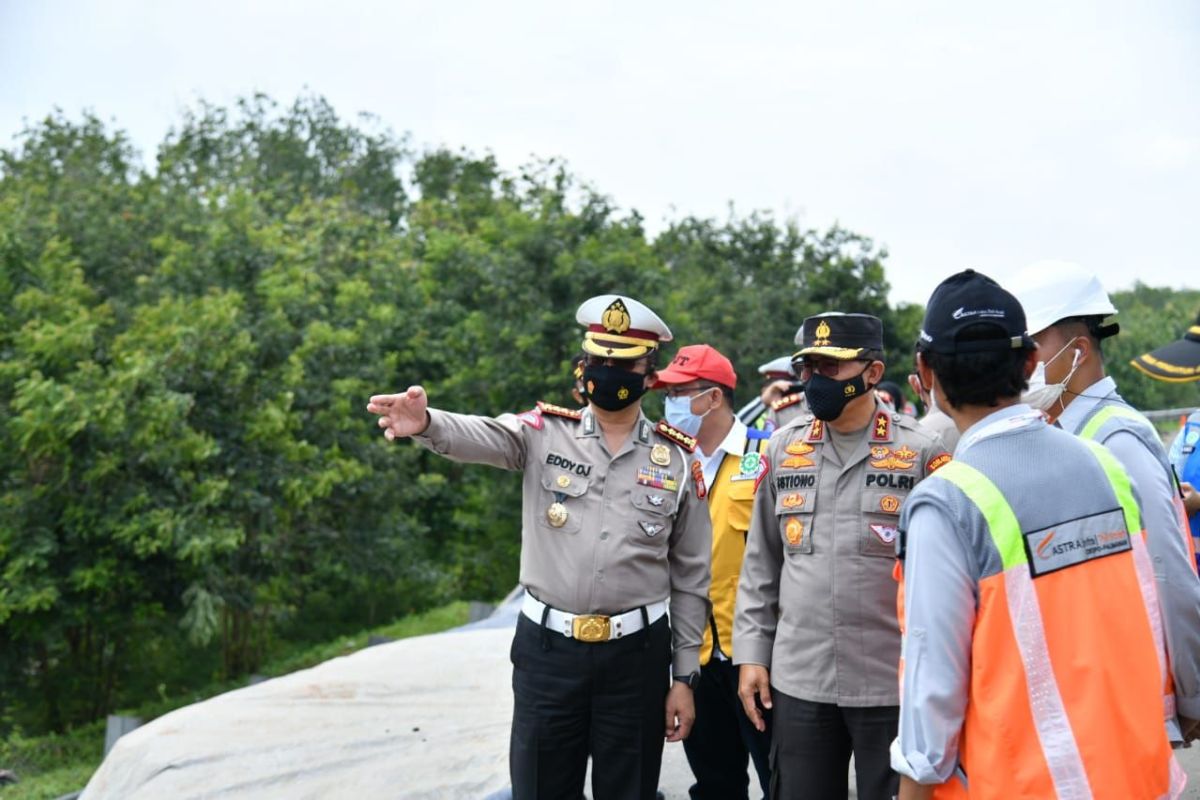 Jalan tol Cipali amblas Korlantas terapkan lawan arus di KM 117-126