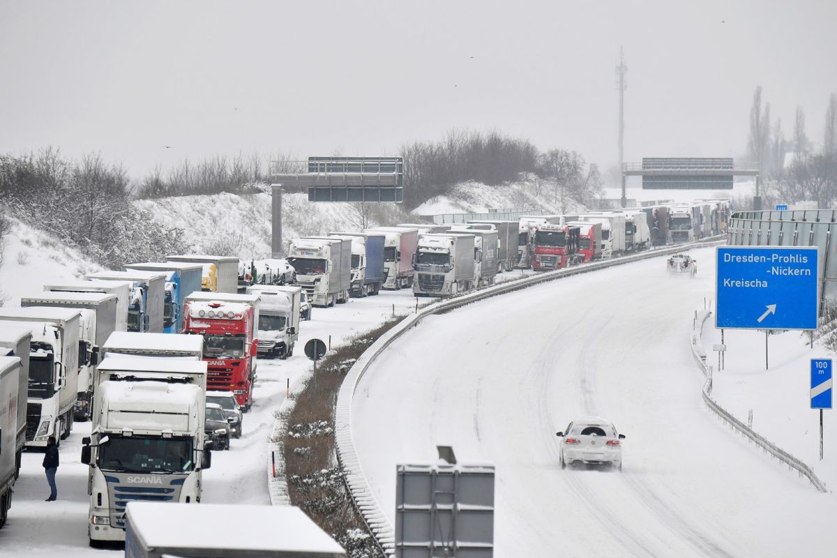 Salju lebat mengganggu sistem transportasi di Jerman