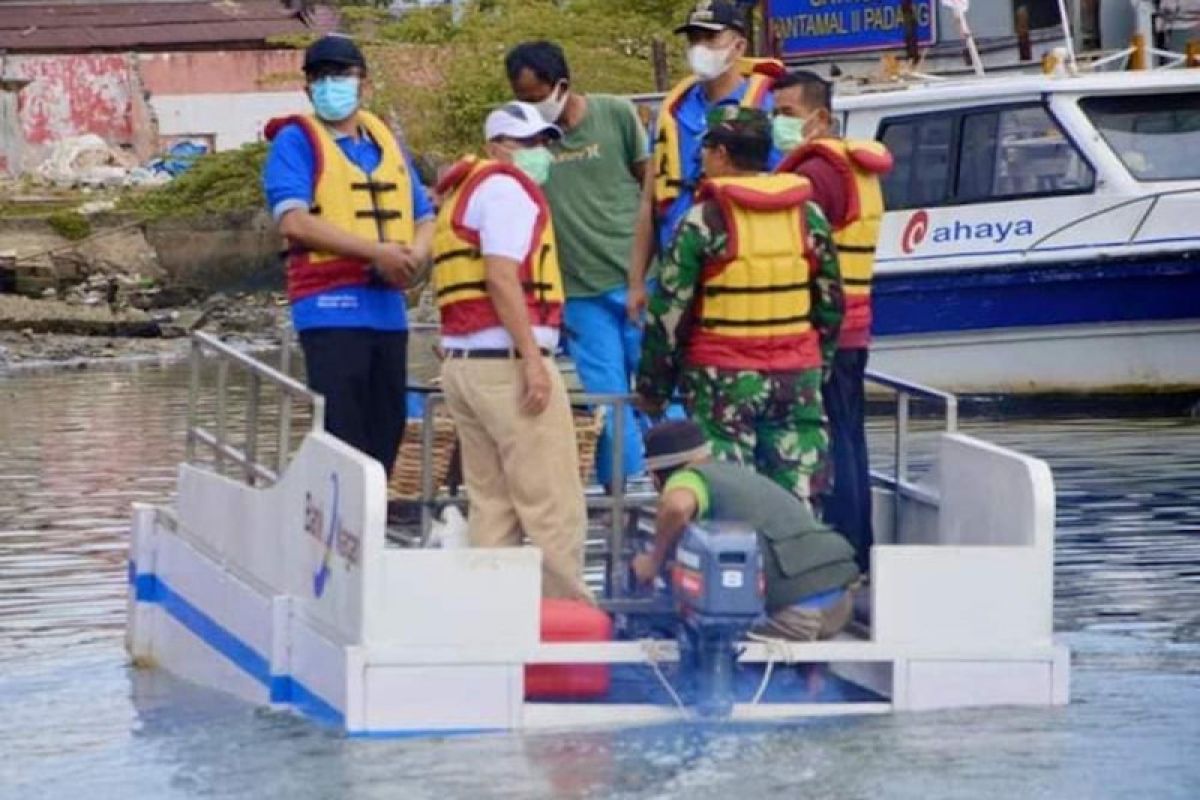 Bersihkan sungai, Kota Padang miliki kapal khusus pengumpul sampah