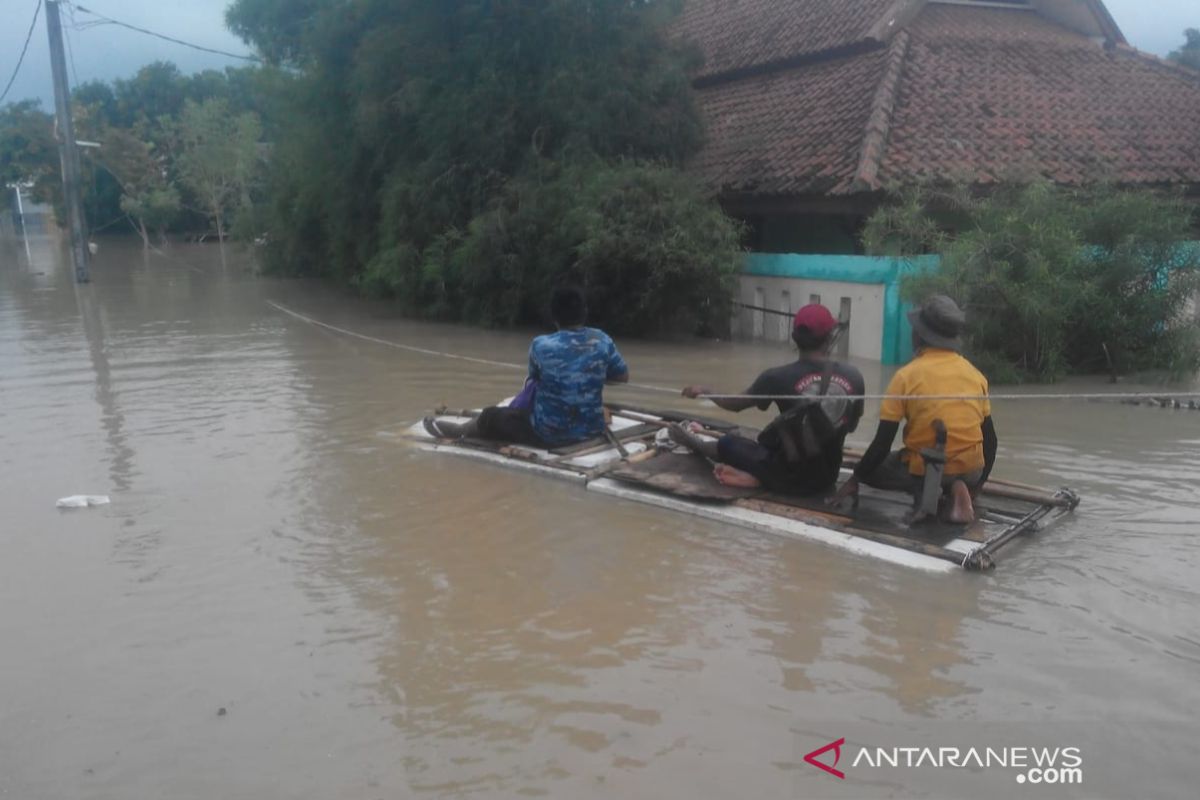 Banjir di Bekasi mulai surut, tetap waspada intensitas hujan masih tinggi