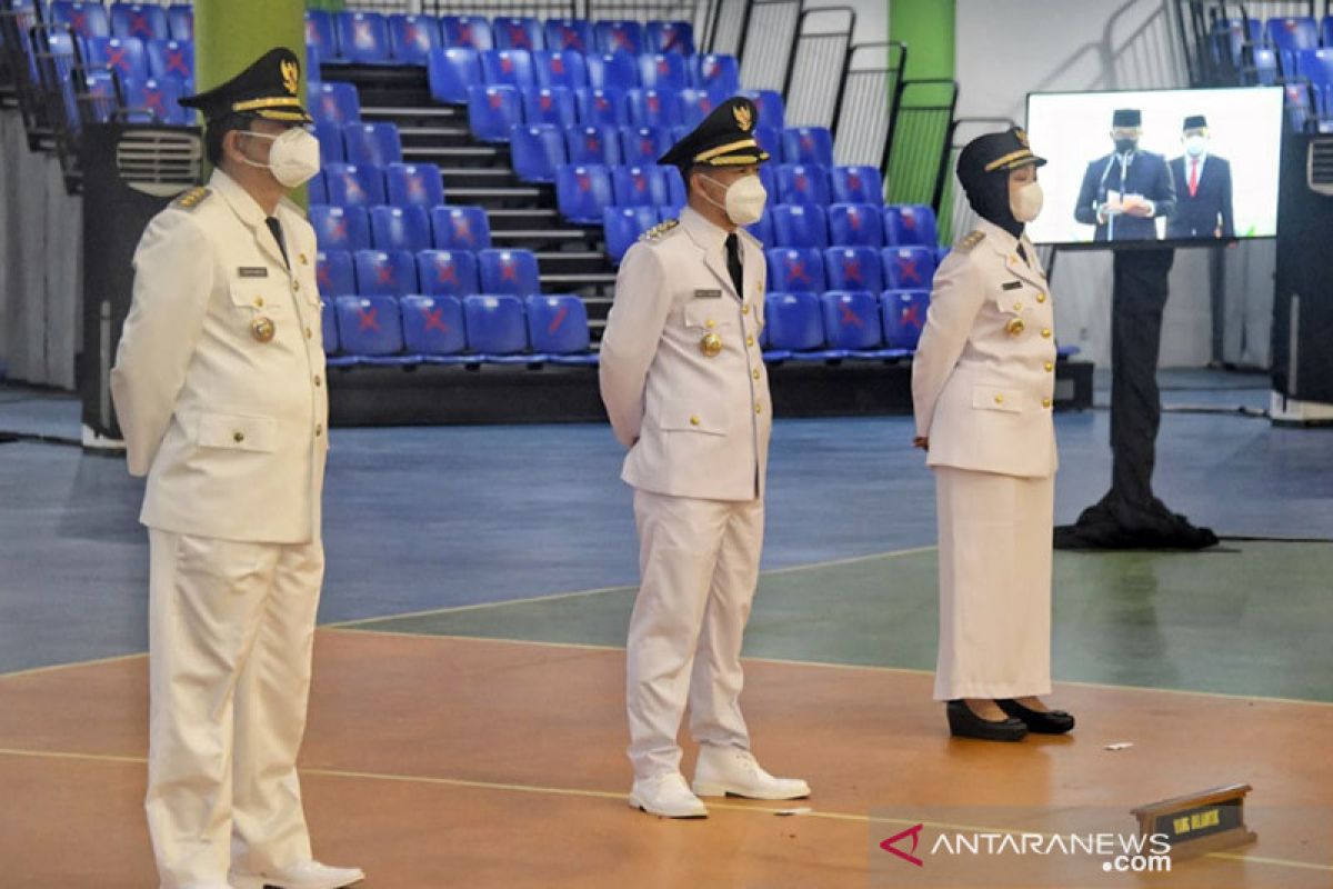 Gubernur lantik Bupati Indramayu, Wabup Tasikmalaya dan Wabup Cirebon