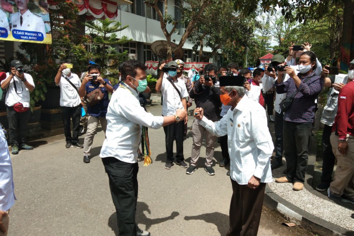 Mentan kunker serahkan bantuan korban banjir di Kabupaten Banjar