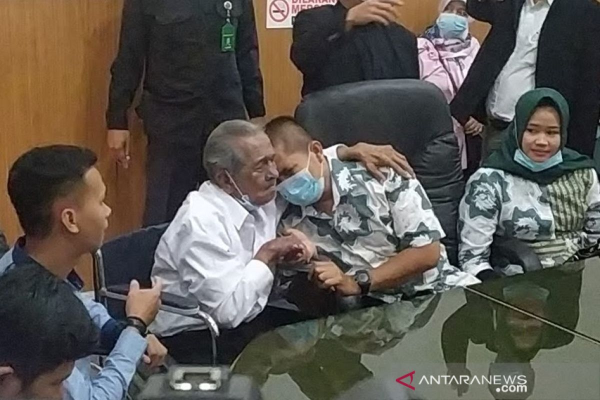 Kasus anak gugat ayah Rp3 miliar berakhir damai