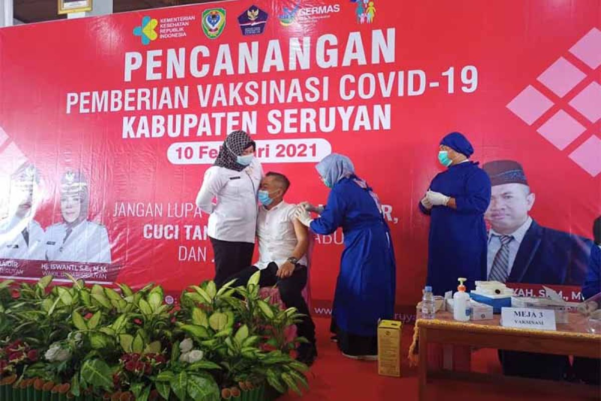 Fobia jarum suntik, Ketua DPRD Seruyan tetap divaksin  COVID-19