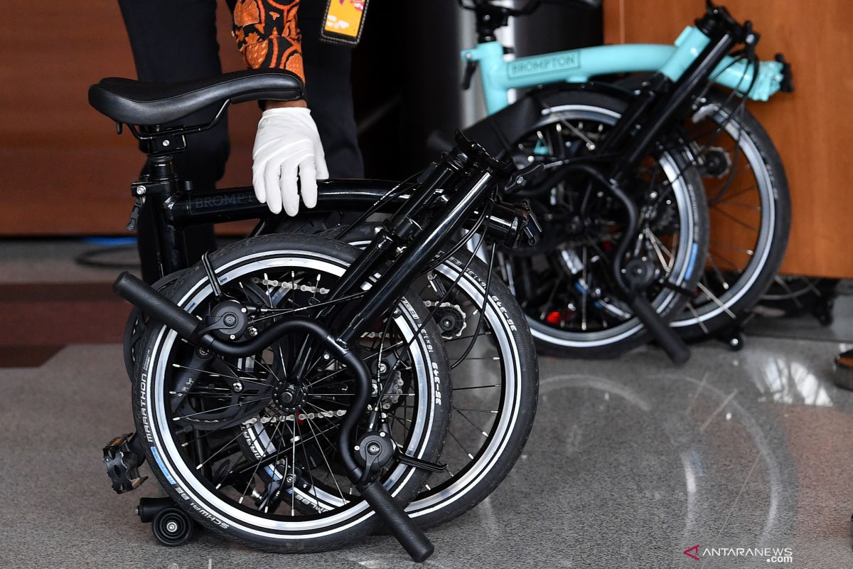 Penyedia barang bansos akui pernah dimintai dua sepeda Brompton