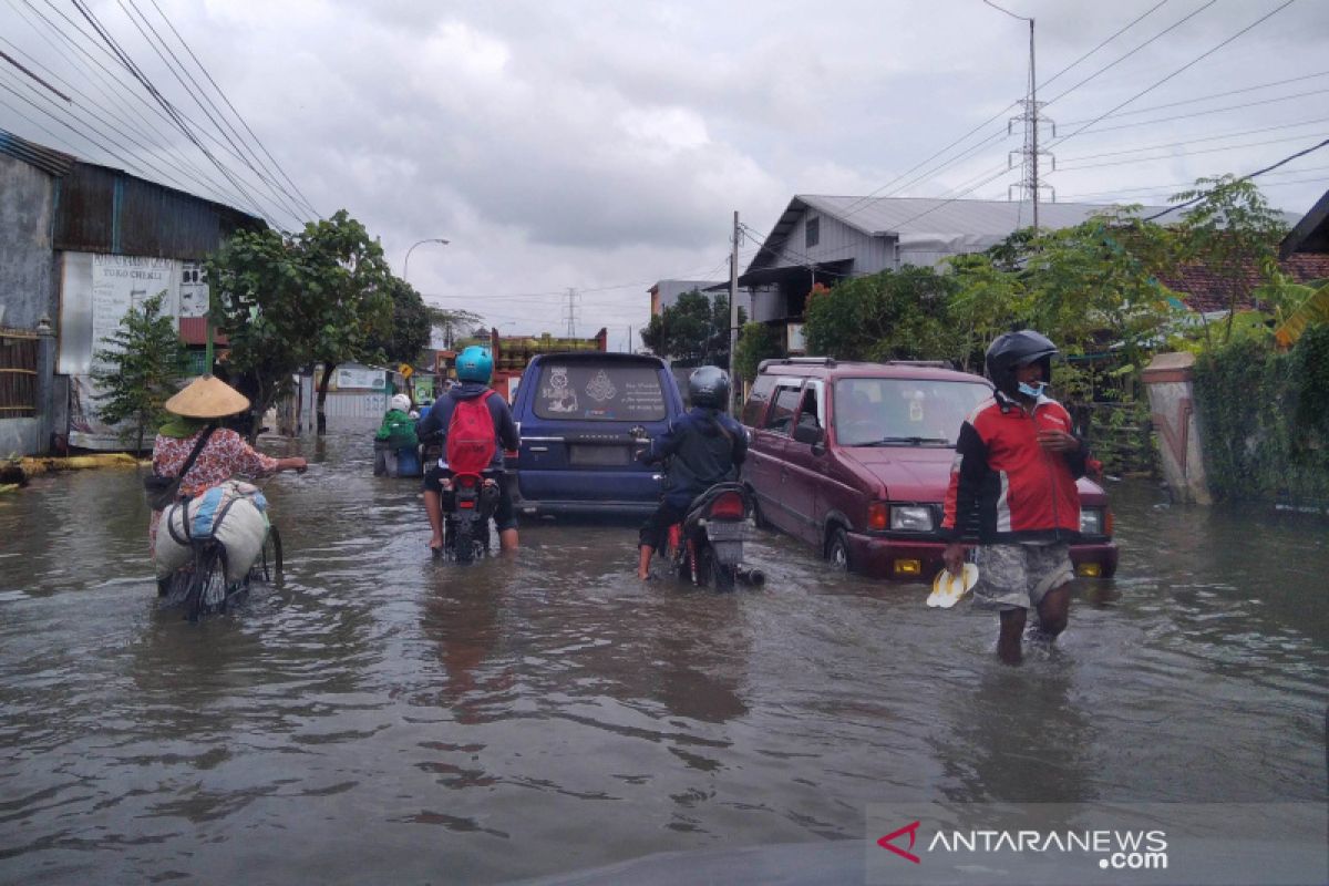 Dua titik jalan raya di Kudus masih terendam banjir