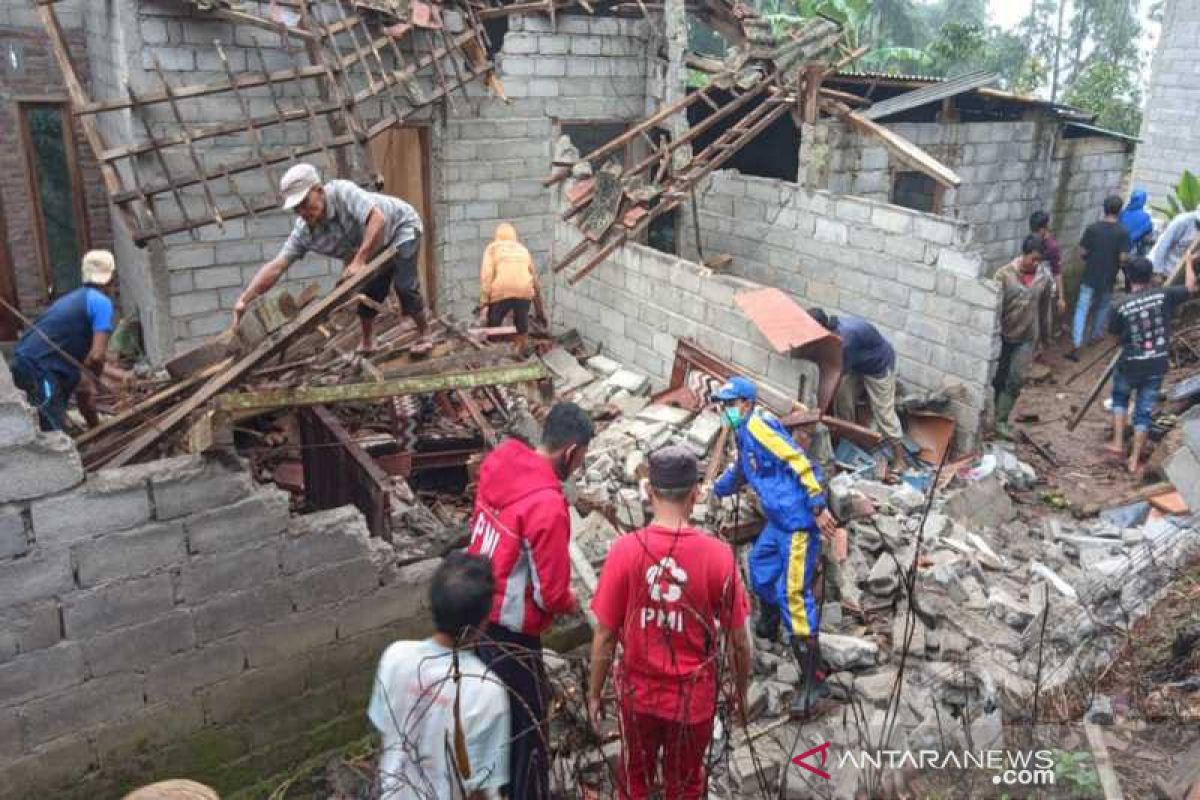 Bencana tanah gerak di Boyolali satu rumah warga roboh