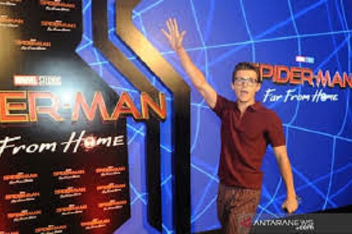 Tom Holland bantah Tobey Maguire & Andrew Garfield di film "Spider-Man 3"