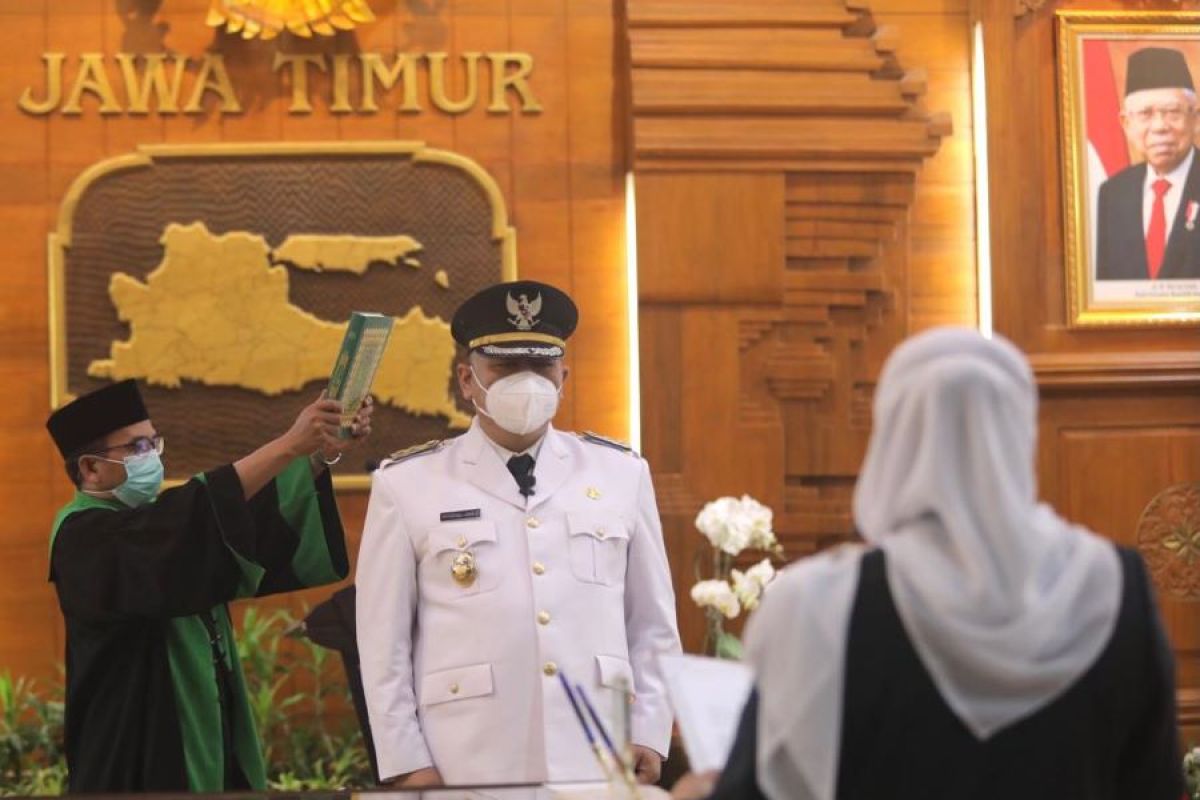 Gubernur Jatim lantik Whisnu Sakti Buana menjadi Wali Kota Surabaya