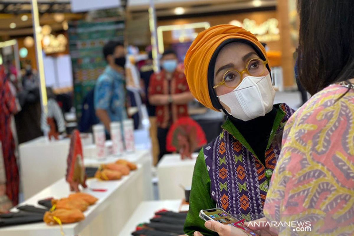 Bisa belanja fesyen dan kuliner Danau Toba di Tangerang