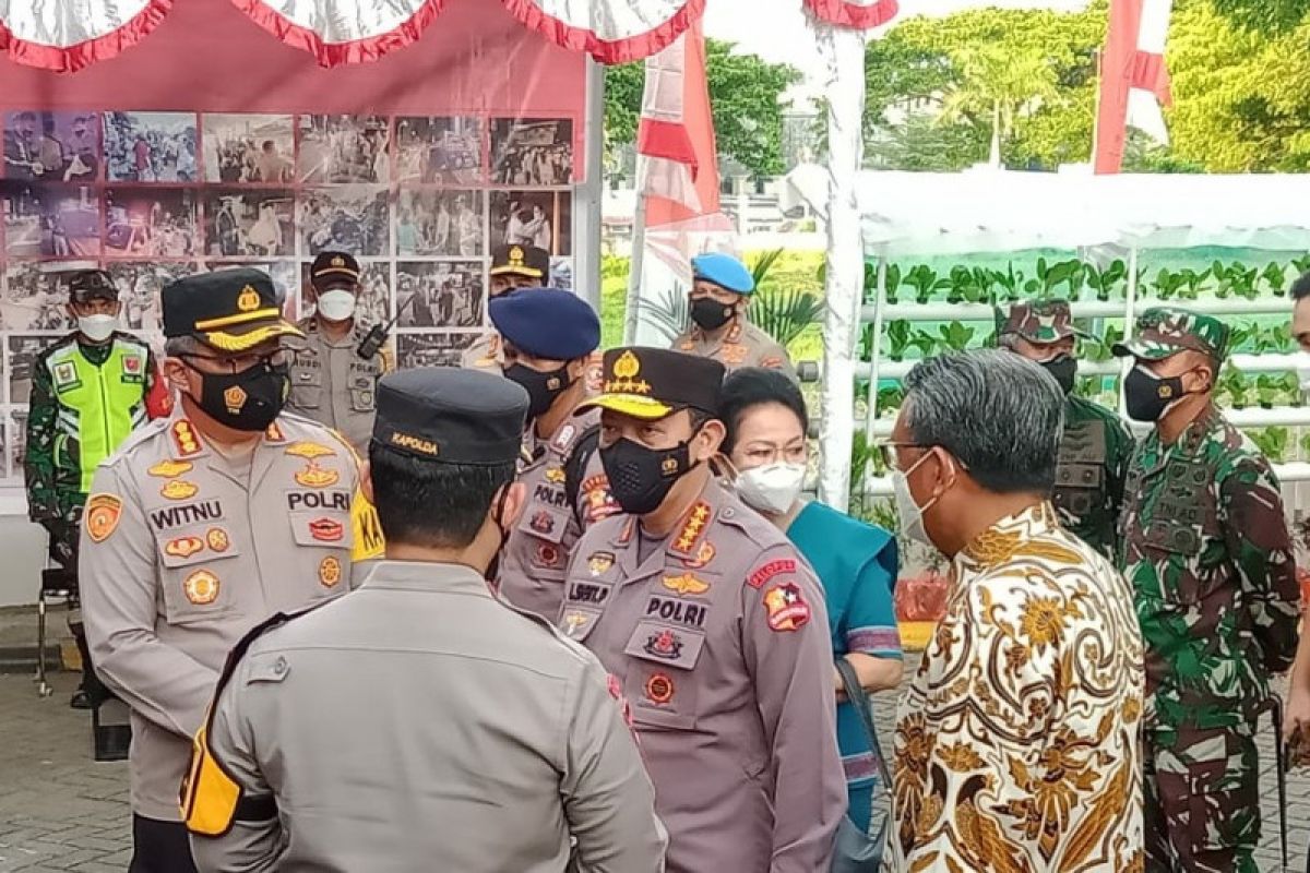 Kapolri kunjungi kampung tangguh Balla Ewako di Makassar