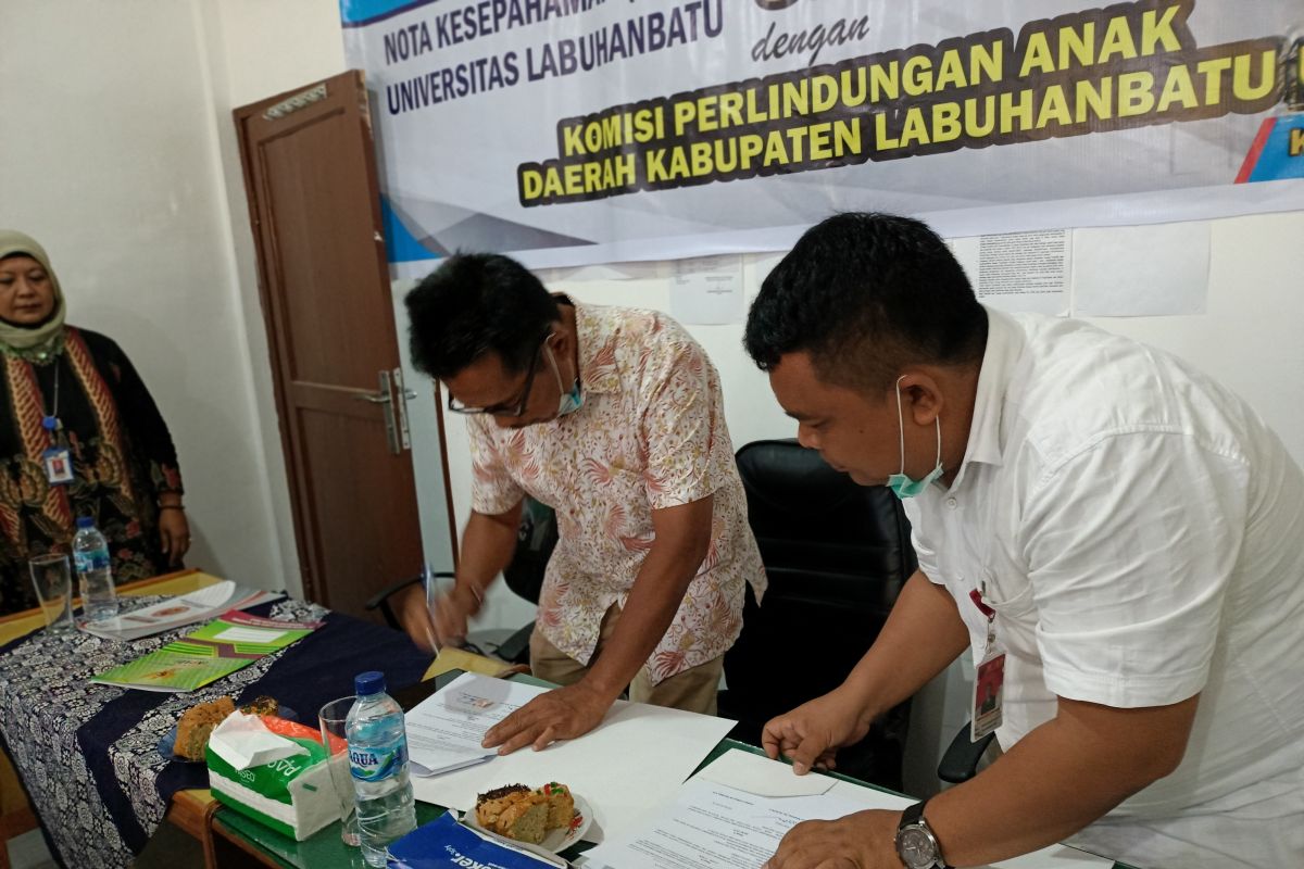 KPAD Labura dan Universitas Labuhan Batu tanda tangani MoU