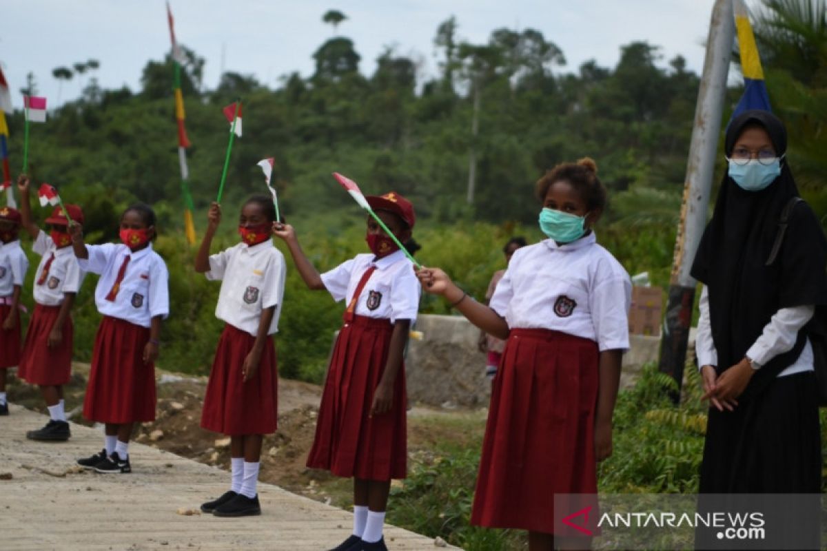 Menteri Pendidikan Nadiem harapkan siswa SMK di Papua berpikir kewirausahaan