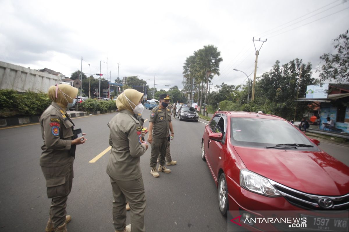 Bupati Bogor tekankan PPKM ketat di Jalur Puncak saat libur panjang Imlek