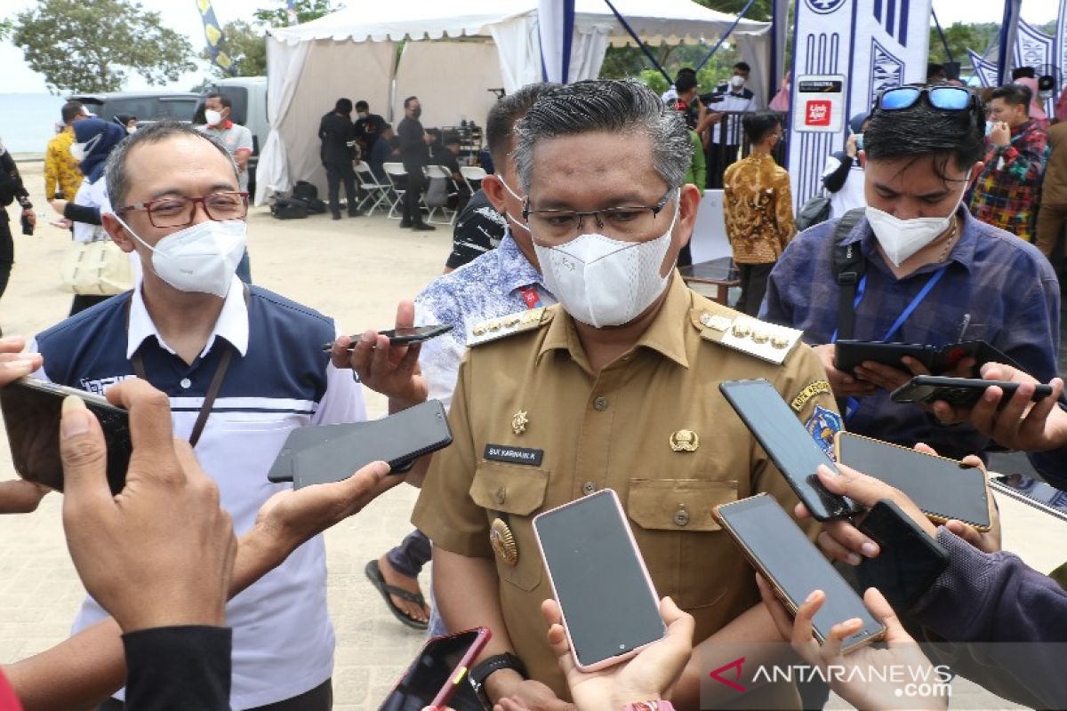 Wali Kota Kendari mendorong wartawan jalani program vaksinasi