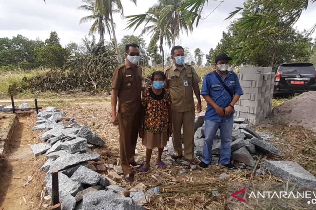 Rumah Layak Huni Kado Imlek PT Timah untuk Ce Mey Li