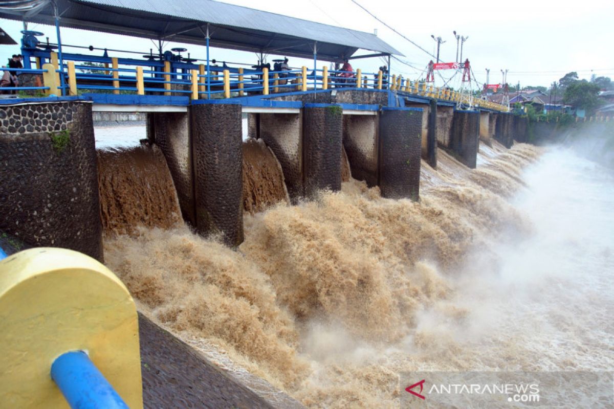 BPBD DKI  imbau masyarakat waspada potensi banjir di sejumlah wilayah