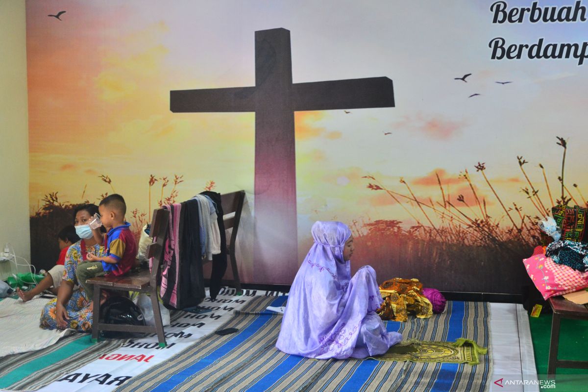 Gereja-kelenteng di Kudus jadi tempat mengungsi korban banjir