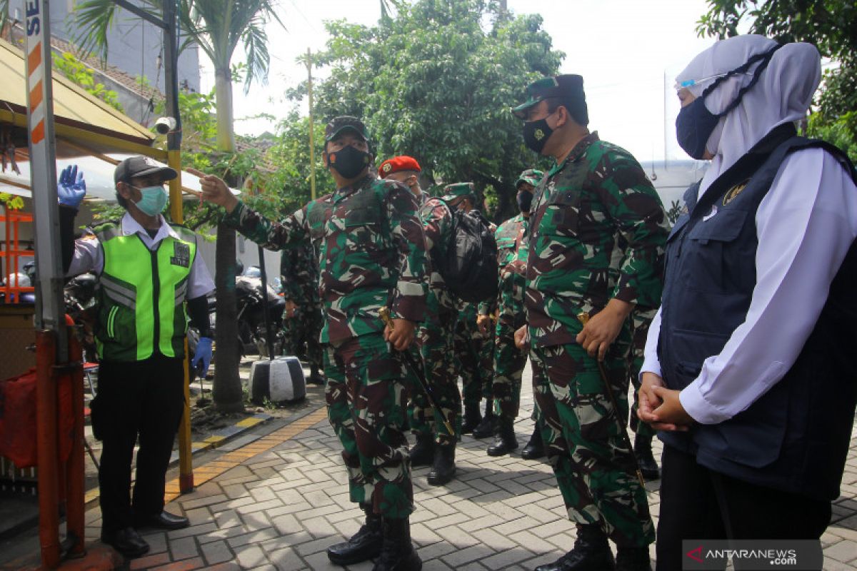 Panglima TNI instruksikan "bombardir" kampung zona merah di Jatim