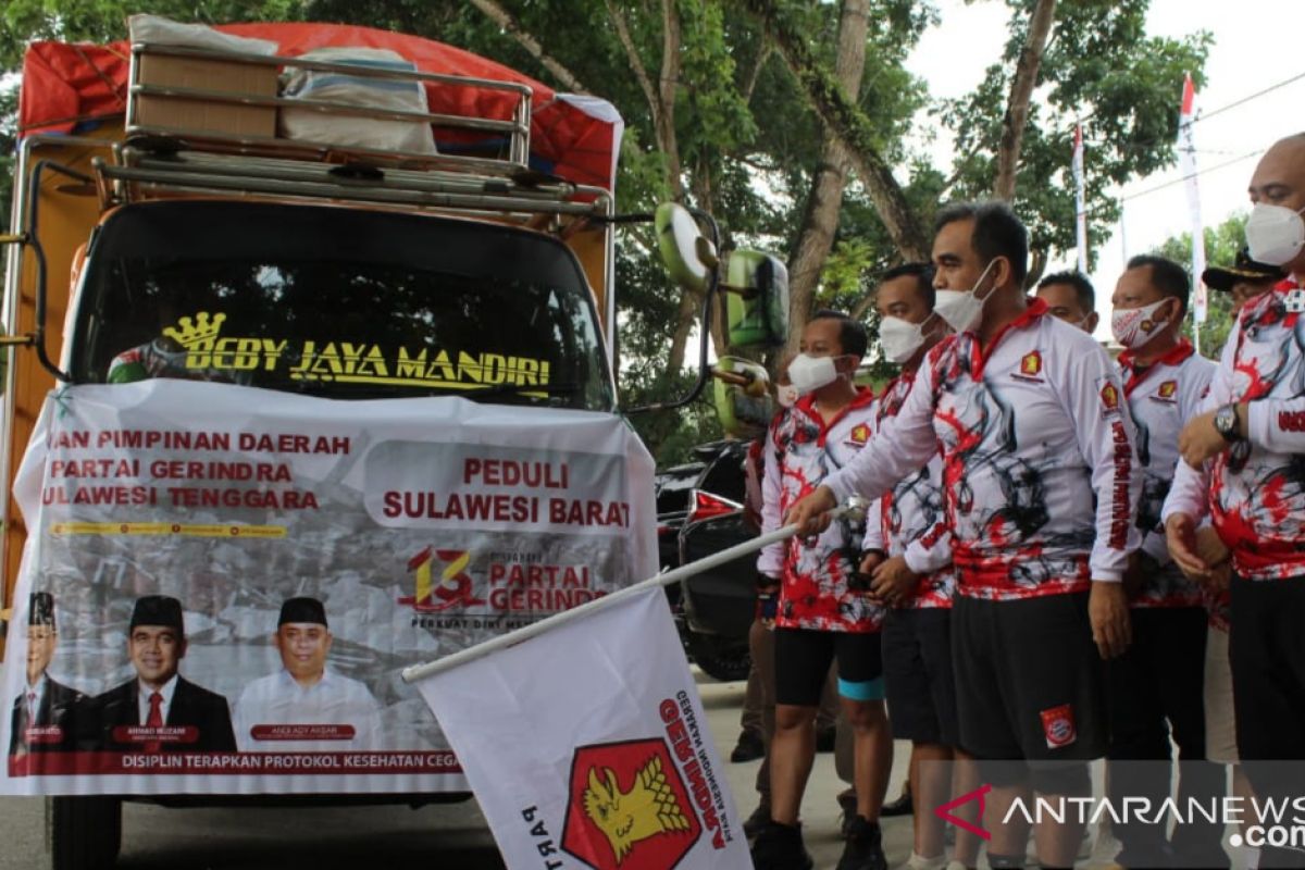 Gerindra Sultra salurkan Rp1,3 miliar untuk warga terdampak COVID-19