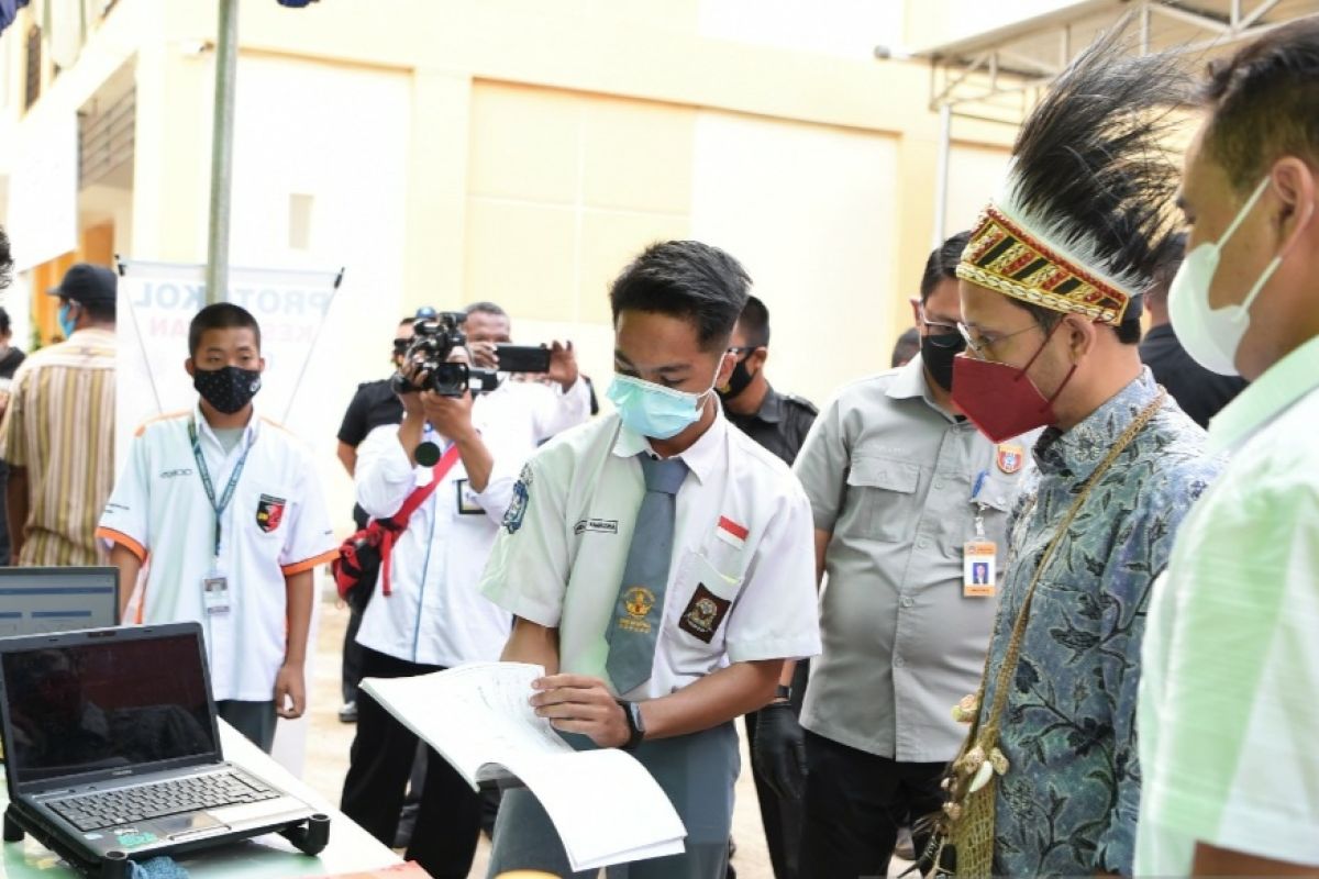 Mendikbud  sebut dana BOS Papua Barat naik 30 persen lebih