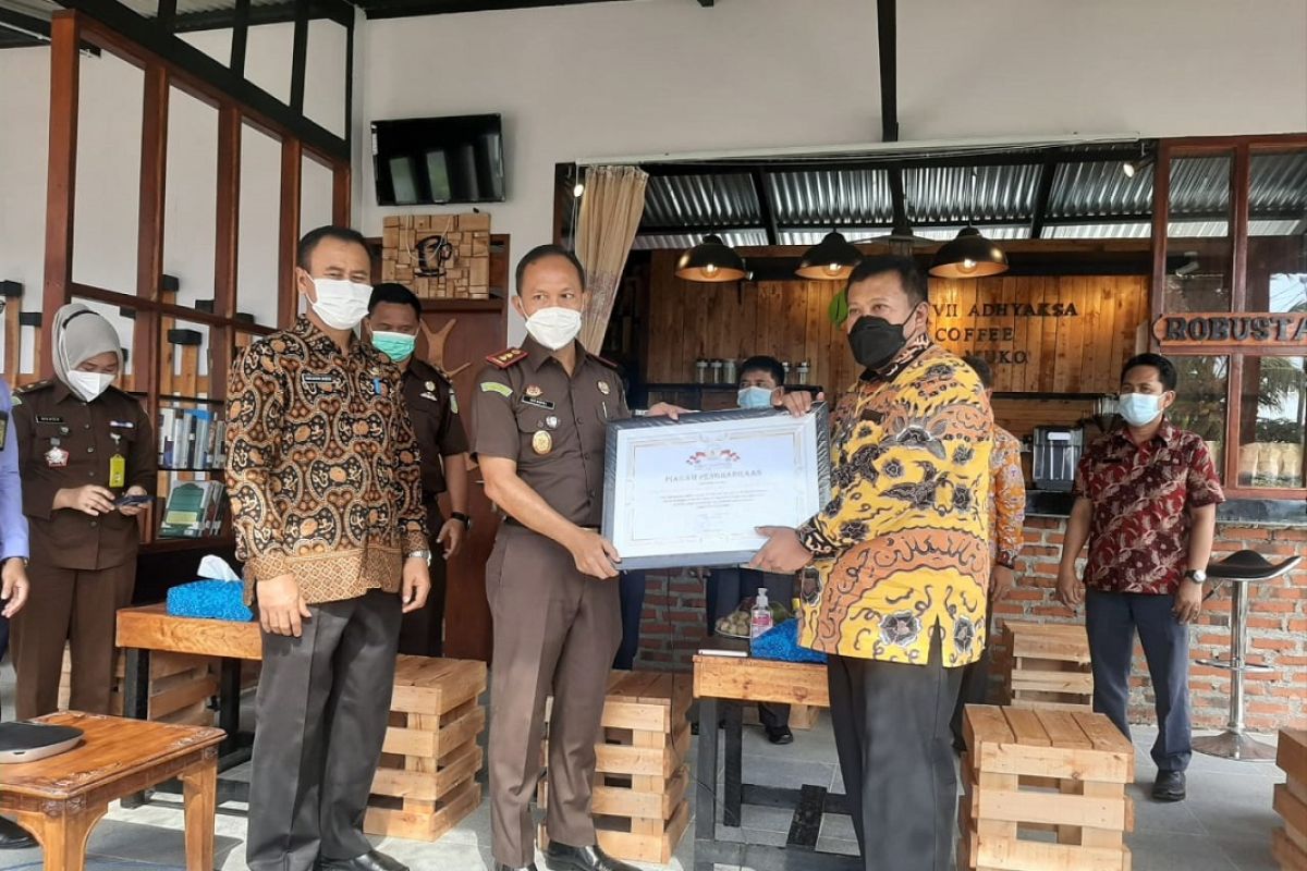 Kejari Mukomuko Bengkulu selamatkan uang negara Rp3,3 miliar