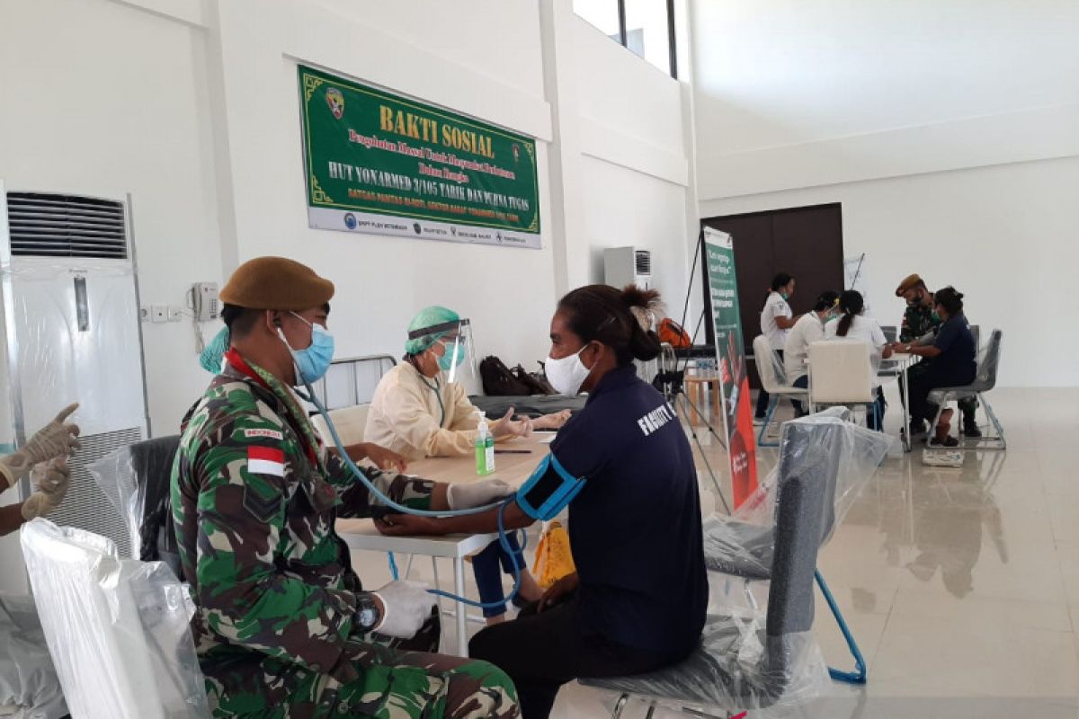 TNI gelar pengobatan gratis bagi warga perbatasan