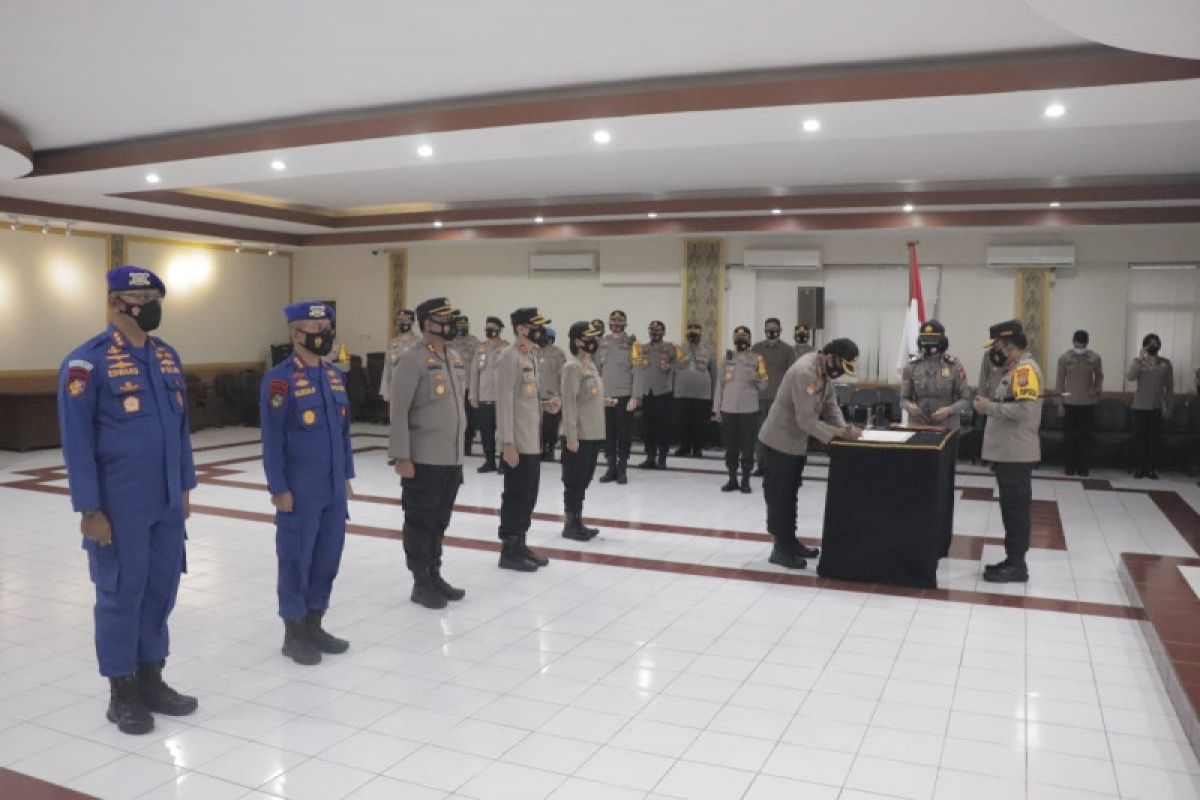 Kapolda Sulut lantik Achmad Yani dan Prabowo