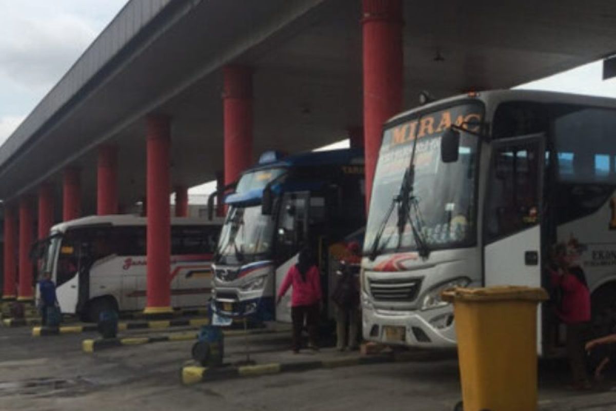 Terminal Ngawi  sepi penumpang saat libur Imlek