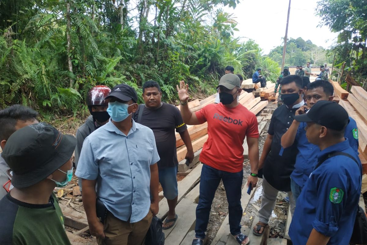 KPH: Aktivitas ilegal logging Kapuas Hulu libatkan oknum aparat