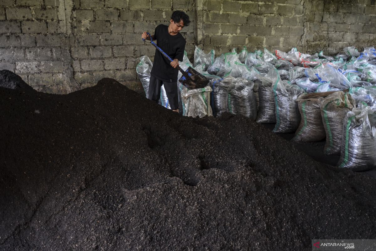 Perusahaan Jepang sulap kotoran sapi jadi bahan bakar roket