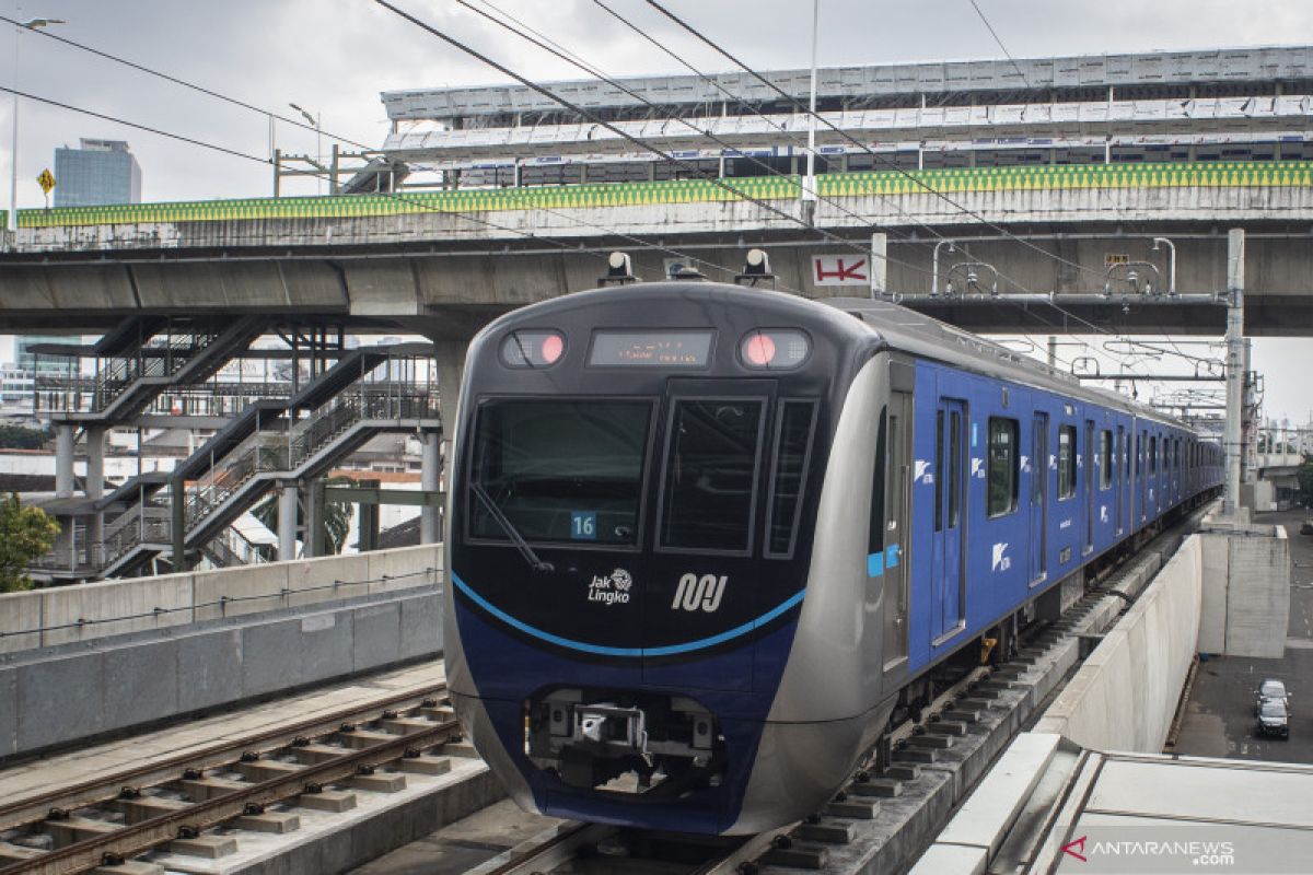MRT Jakarta-TransJakarta mengembangkan layanan terintegrasi