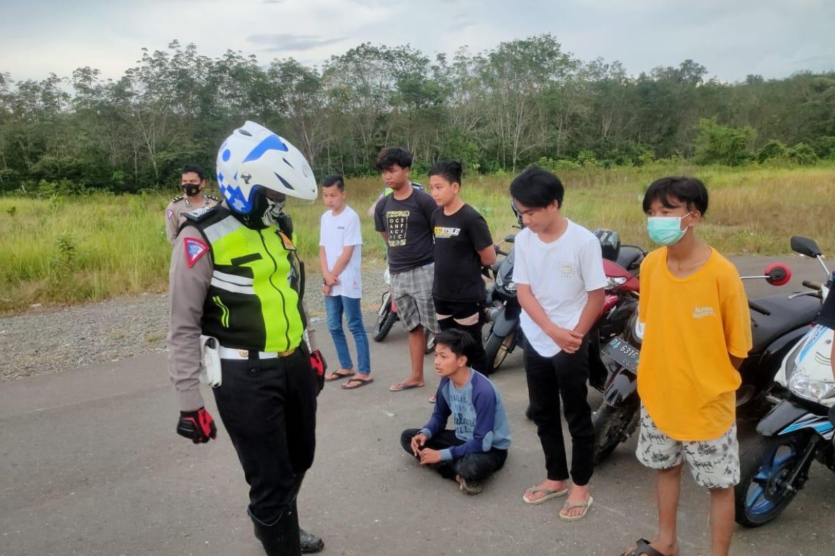 Satlantas Polres Balangan amankan puluhan pengendara motor di bawah umur