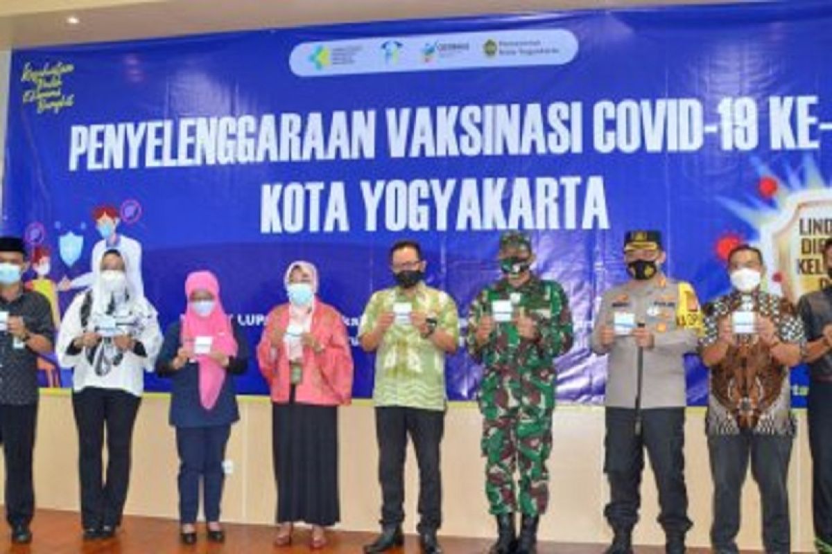 Berpacu dengan waktu untuk tuntaskan vaksinasi COVID-19