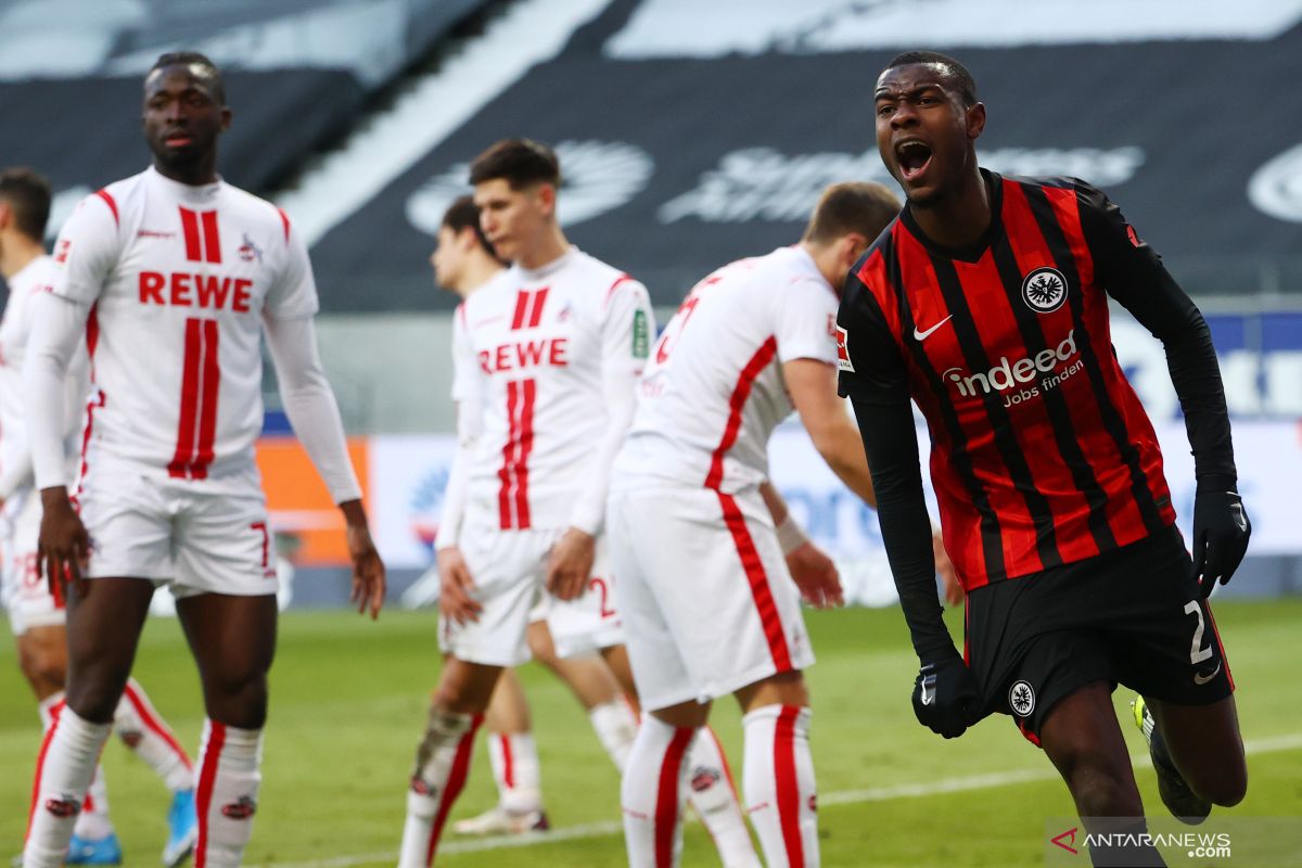 Eintracht Frankfurt pecundangi Cologne 2-0