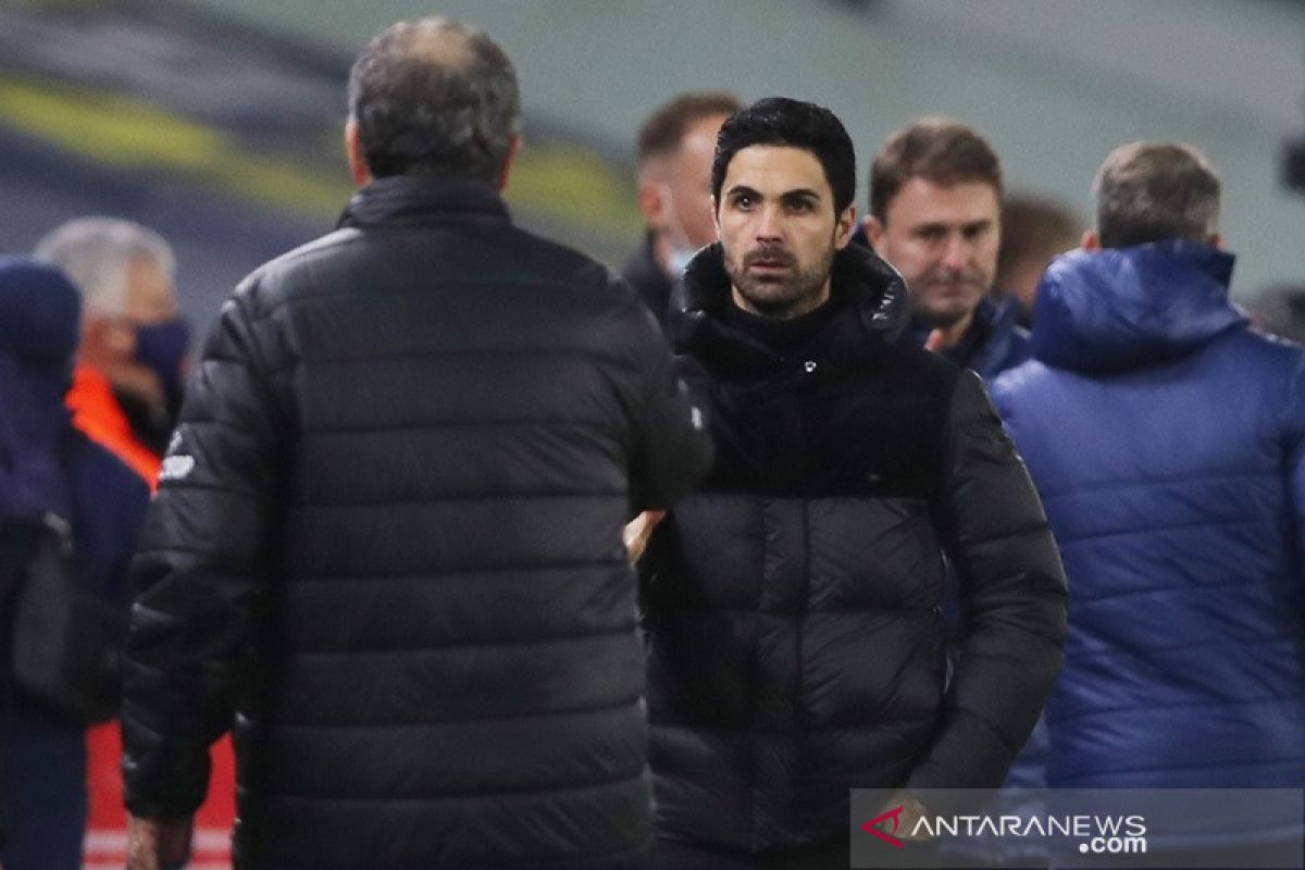 Bielsa sebut Arteta pelatih hebat jelang Leeds tandang ke Arsenal