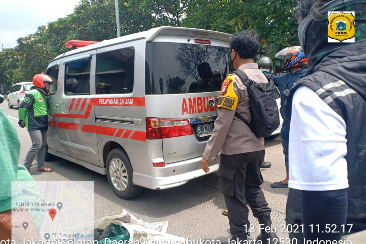 Pejalan kaki tewas dihantam motor Vixion saat menyeberang