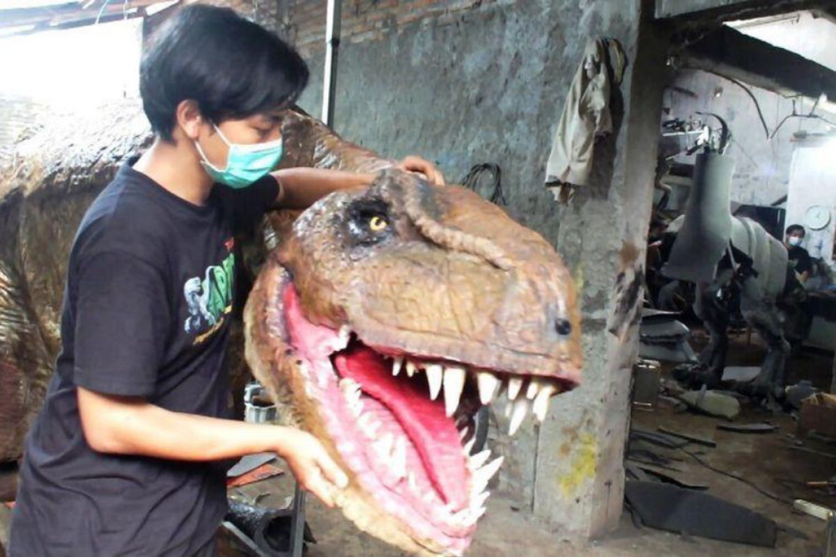 La Nyalla puji kreativitas pemuda Bantul pembuat animatronik