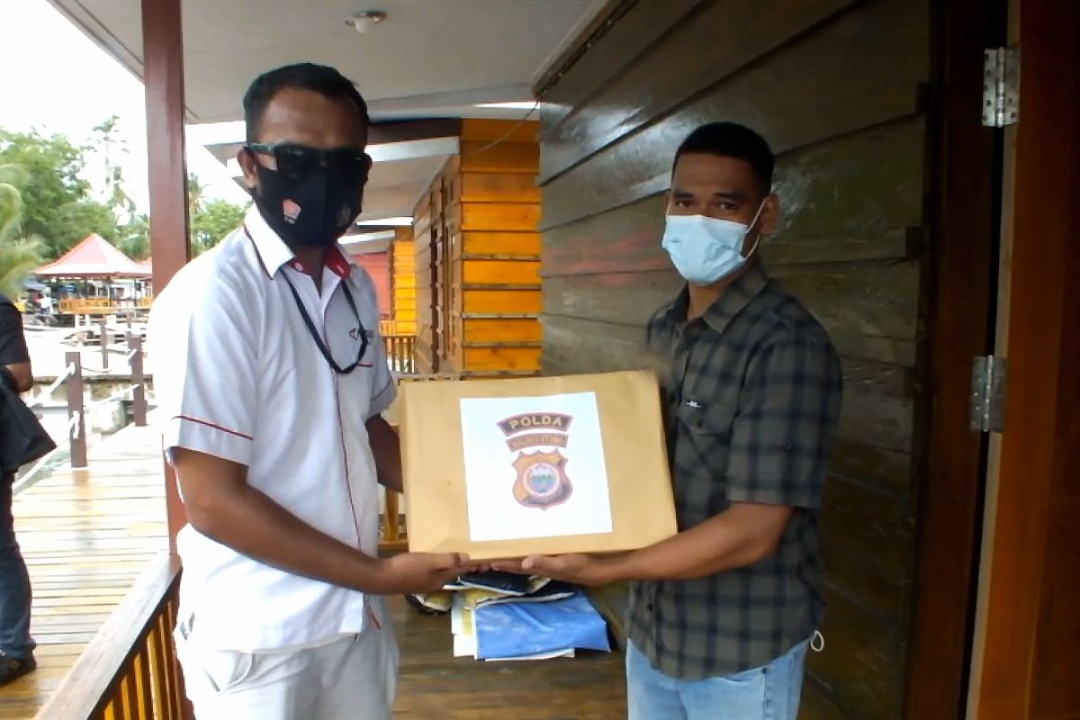 KJTV  - Polda Malut distribusi paket bansos di Pulau Maitara