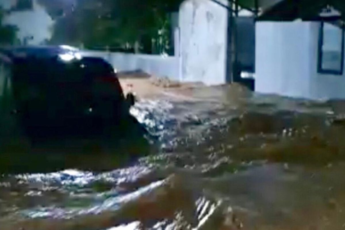 Intensitas hujan tinggi pemicu tanah longsor di Nganjuk