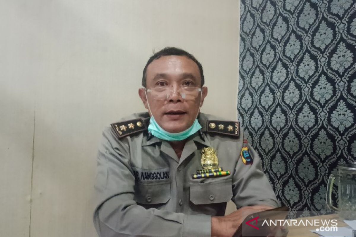 Guru besar USU Prof Yusuf Leonard Henuk mangkir dari panggilan polisi