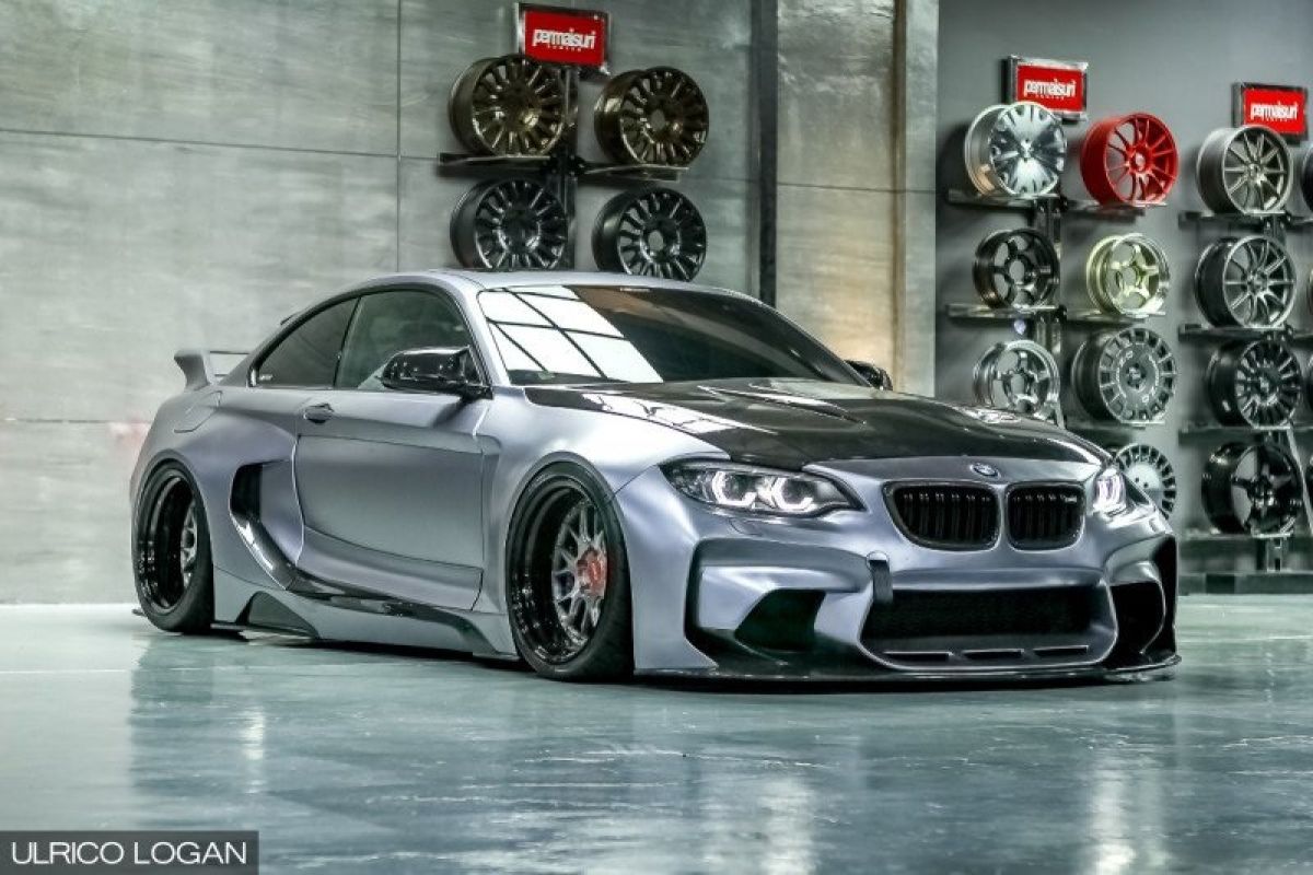 Intip BMW "The Beast M2" karya modifikasi Charock