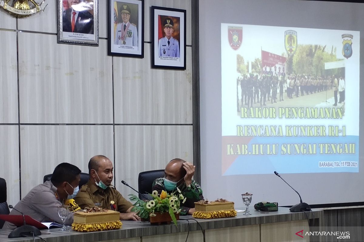 HST discuss Jokowi's visit on February 18