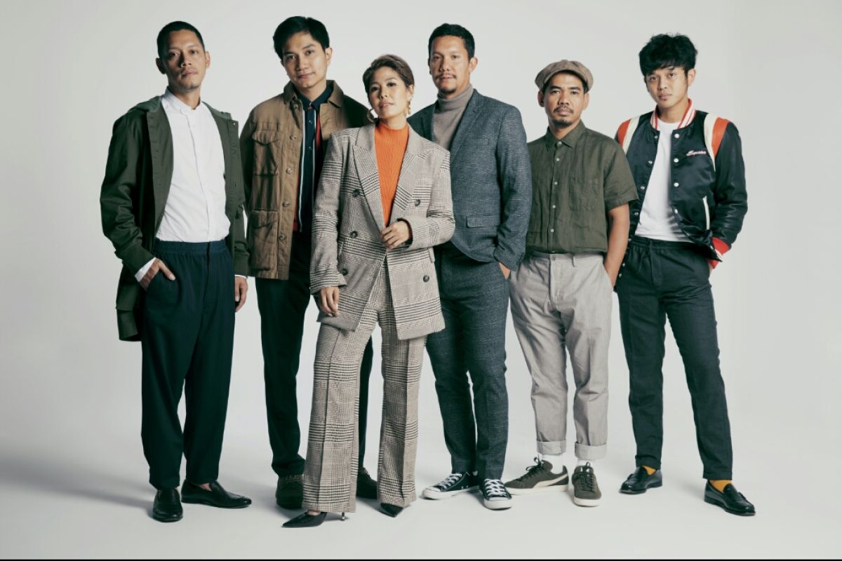 Maliq & D'Essentials ikut Indonesia Mengajar