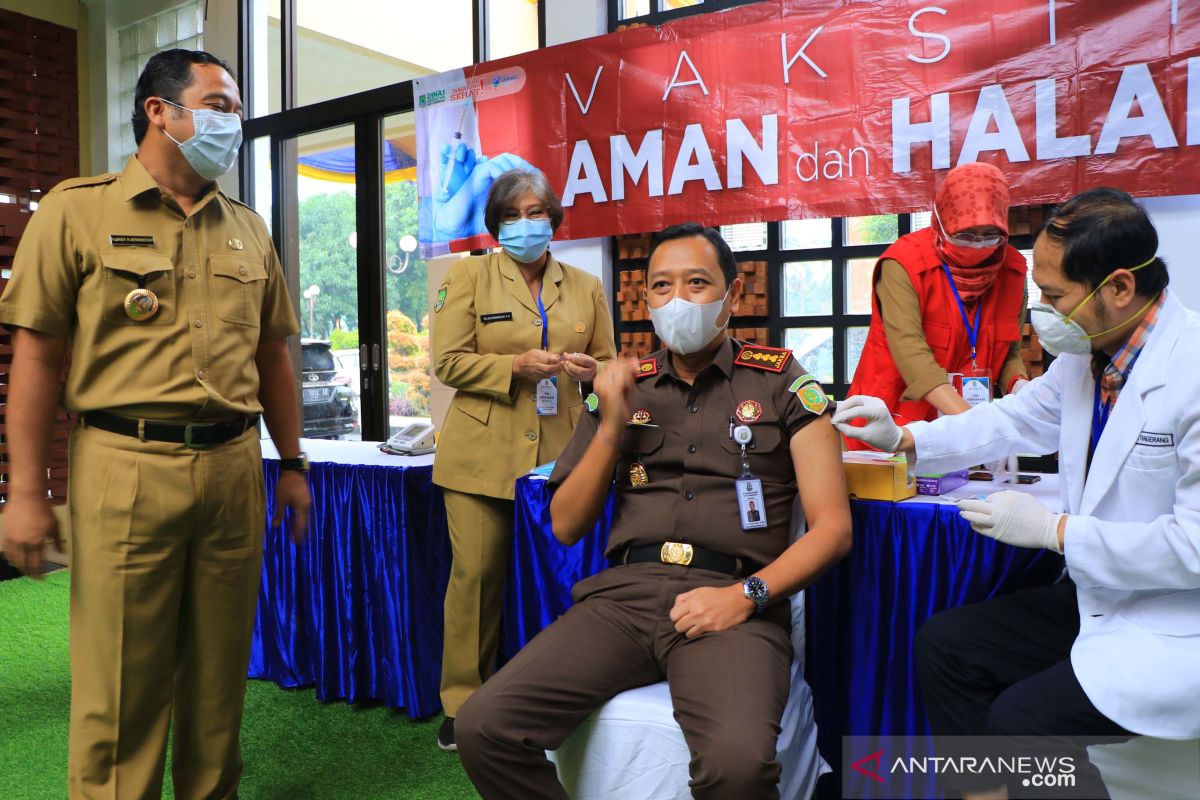 Pemkot Tangerang siapkan 110.000 dosis vaksinasi ASN, ojek hingga pedagang