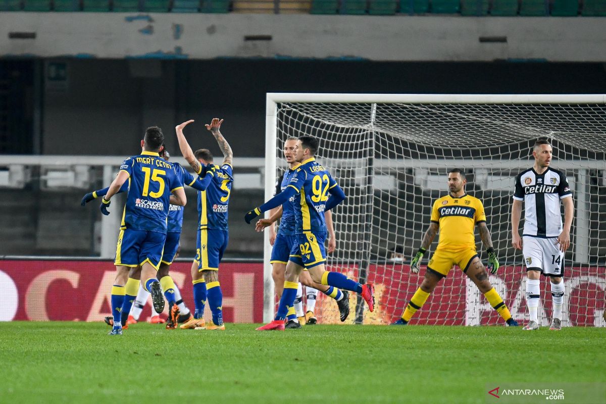 Verona bangkit dari ketertinggalan dua gol untuk menang 2-1 atas Parma